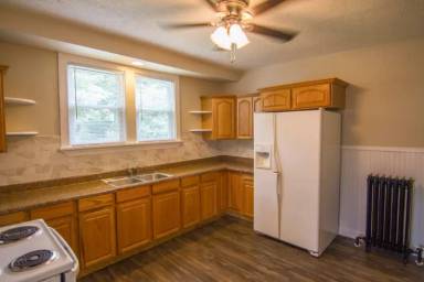 Main picture of 4019 Church St