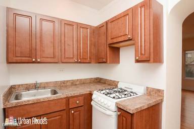Main picture of 5417 Kenmore Apartments