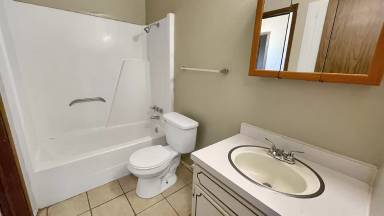 Main picture of 1917 Pine Tree Dr