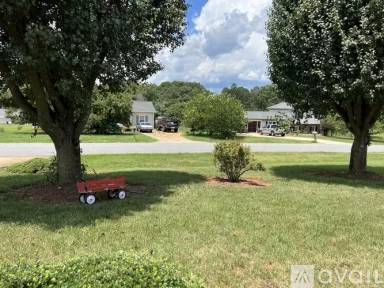 Main picture of 869 Crystal Springs Dr