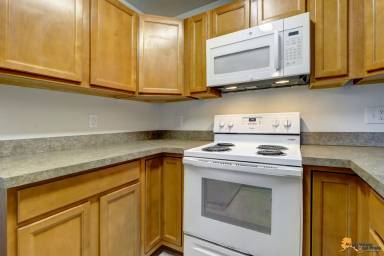 Main picture of 143 W 11th Ave