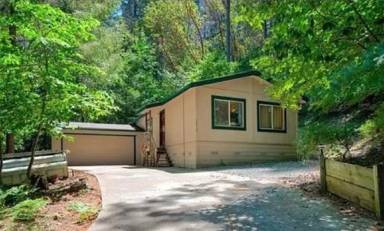 Main picture of 16516 Cobb Blvd
