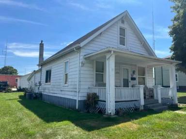 Main picture of 3323 Halsted St
