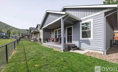 Main picture of 2131 Roper Ln
