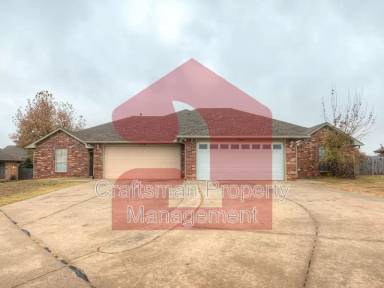 Main picture of 2711 Silvertree Dr