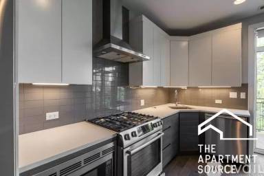 Main picture of 317 W Evergreen Ave