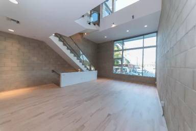 Main picture of 717 N Highland Ave