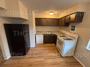 Main picture of 534 E Front St