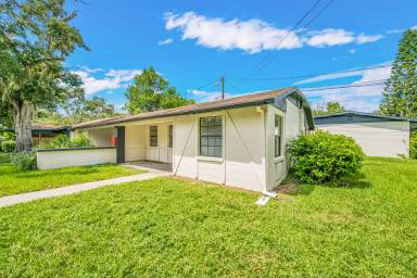 Main picture of 207 N Pinewood Ave