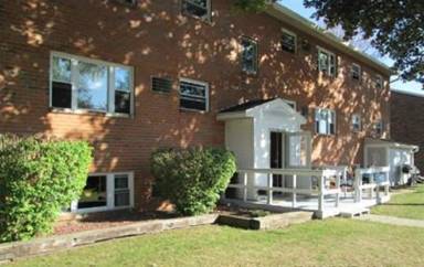 Main picture of 906 E Sturgis St