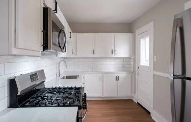 Main picture of 29 Eastern Ave SE