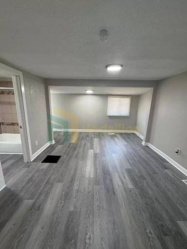 Main picture of 438 W 98th Pl