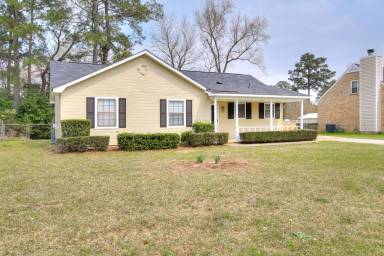 Main picture of 141 Cyndee Cir