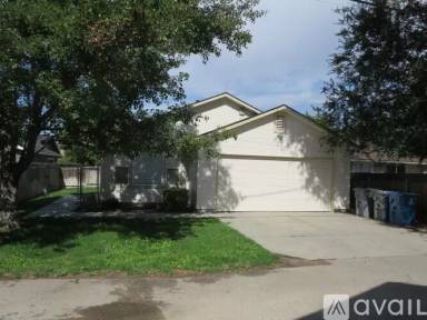 Main picture of 2112 S Longmont Ave