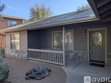 Main picture of 909 W Landmark Trl