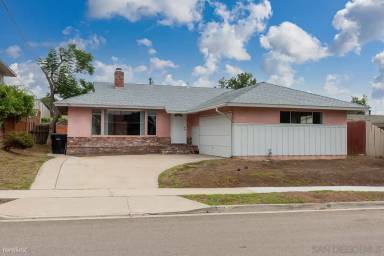 Main picture of 3221 Fontana Ave