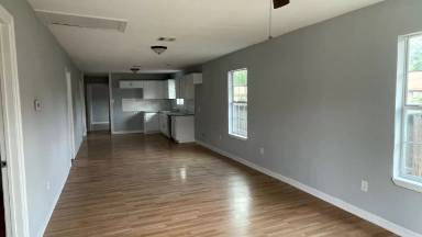 Main picture of 3821 Wipprecht St