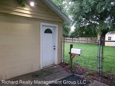 Main picture of 3834 E Michigan St