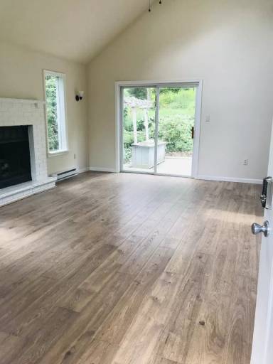 Main picture of 10 Candlewood Ln