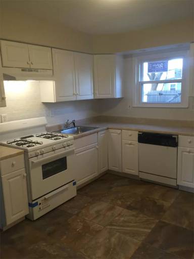 Main picture of 77B Carr Ave