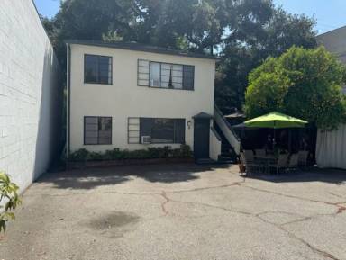 Main picture of 2926 Honolulu Ave