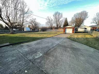 Main picture of 1627 Greenland Park Cir