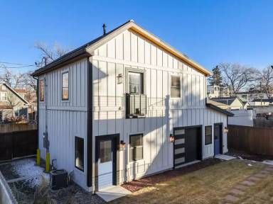 Main picture of 3880 1/2 Sheridan Blvd
