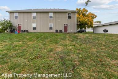 Main picture of 100 E Otway St