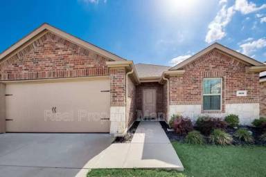 Main picture of 809 Meadow Wood Ln