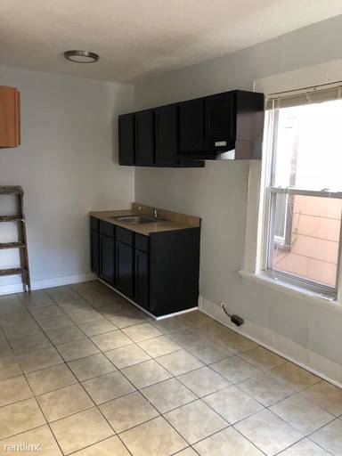 Main picture of 423 Blatchley Ave