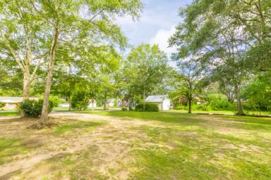 Main picture of 222 W Myrtle Ave