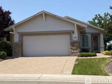 Main picture of 936 Lake Crest Ln