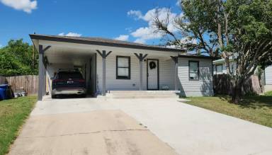 Main picture of 722 W Avenue B