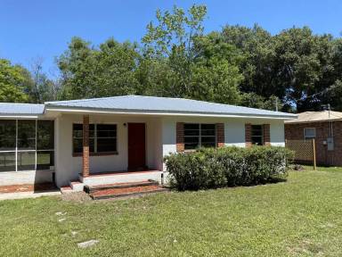Main picture of 2624 Silver Lake Dr