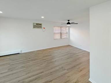 Main picture of 101 N Avon Rd