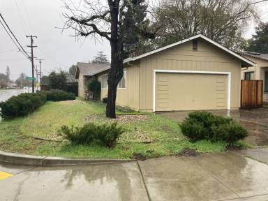 Main picture of 1628 Montgomery Dr