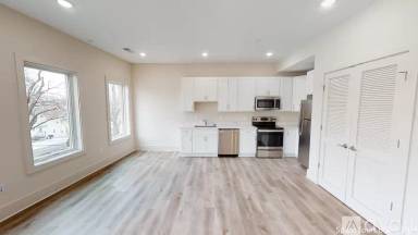 Main picture of 917 Sheridan St NW
