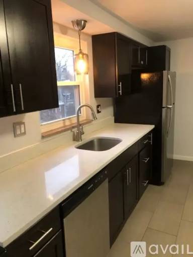 Main picture of 505 Allenby Ave