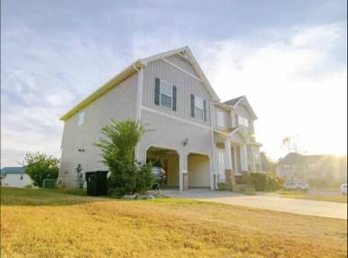 Main picture of 525 W Holloway Dr