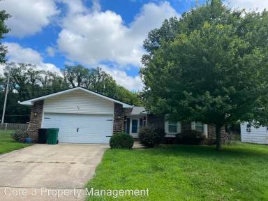 Main picture of 70 Cottonwood Dr