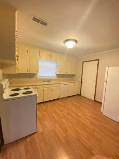 Main picture of 802 W 39th St