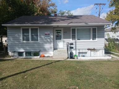 Main picture of 2915 Lincoln Way