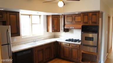 Main picture of 2757 W Fullerton Ave