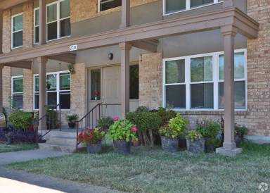 Main picture of 2724 Robinson Dr