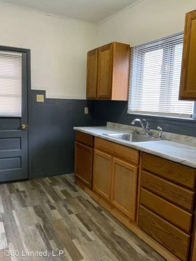 Main picture of 254R 4th St