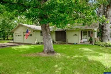 Main picture of 262 SW River Dr