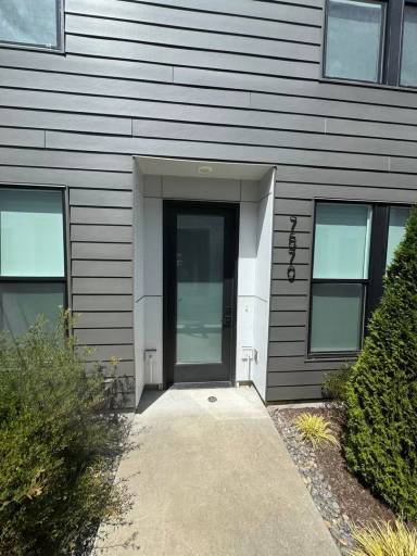 Main picture of 7562-7584 N Emerald Ave