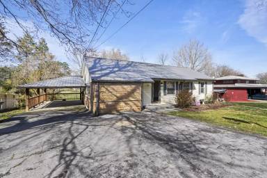 Main picture of 1415 Creekwood Dr