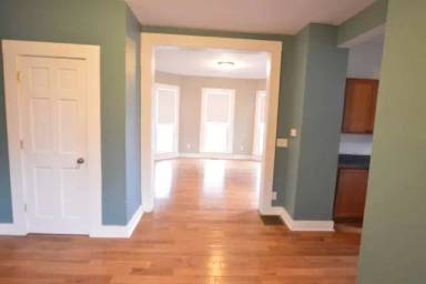 Main picture of 1606 Pleasant St