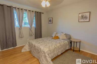 Main picture of 11416 Appian Way NE